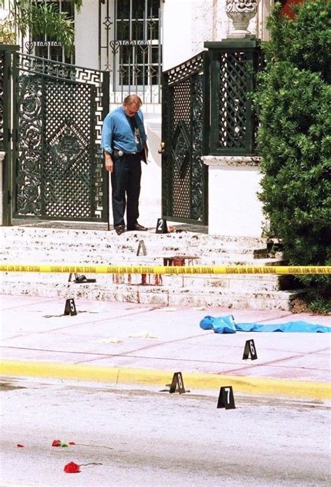 gianni versace murder scene|how did versace get killed.